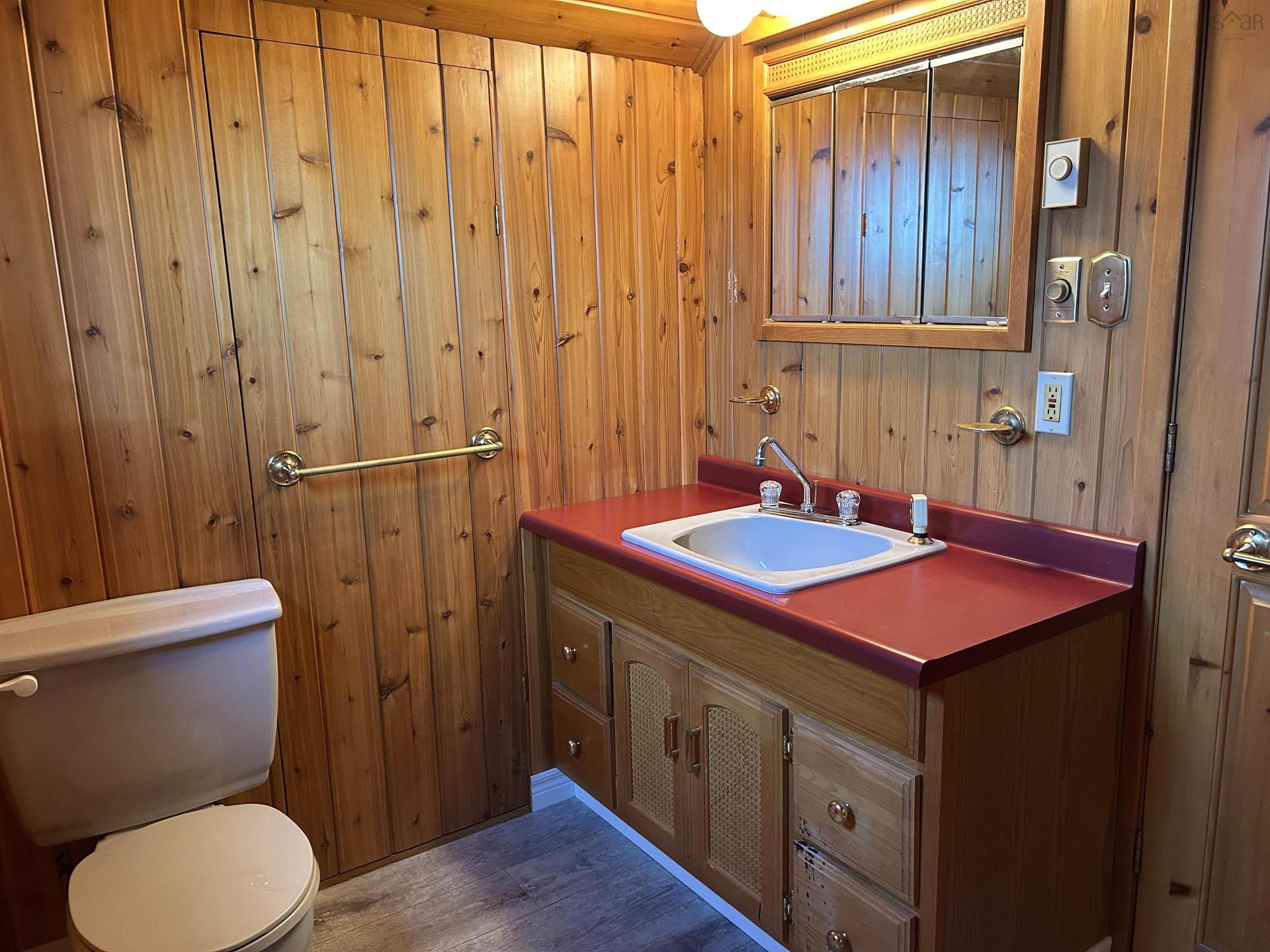 7532 Highwy 3, Upper Woods Harbour, NS - Indoor Photo Showing Bathroom