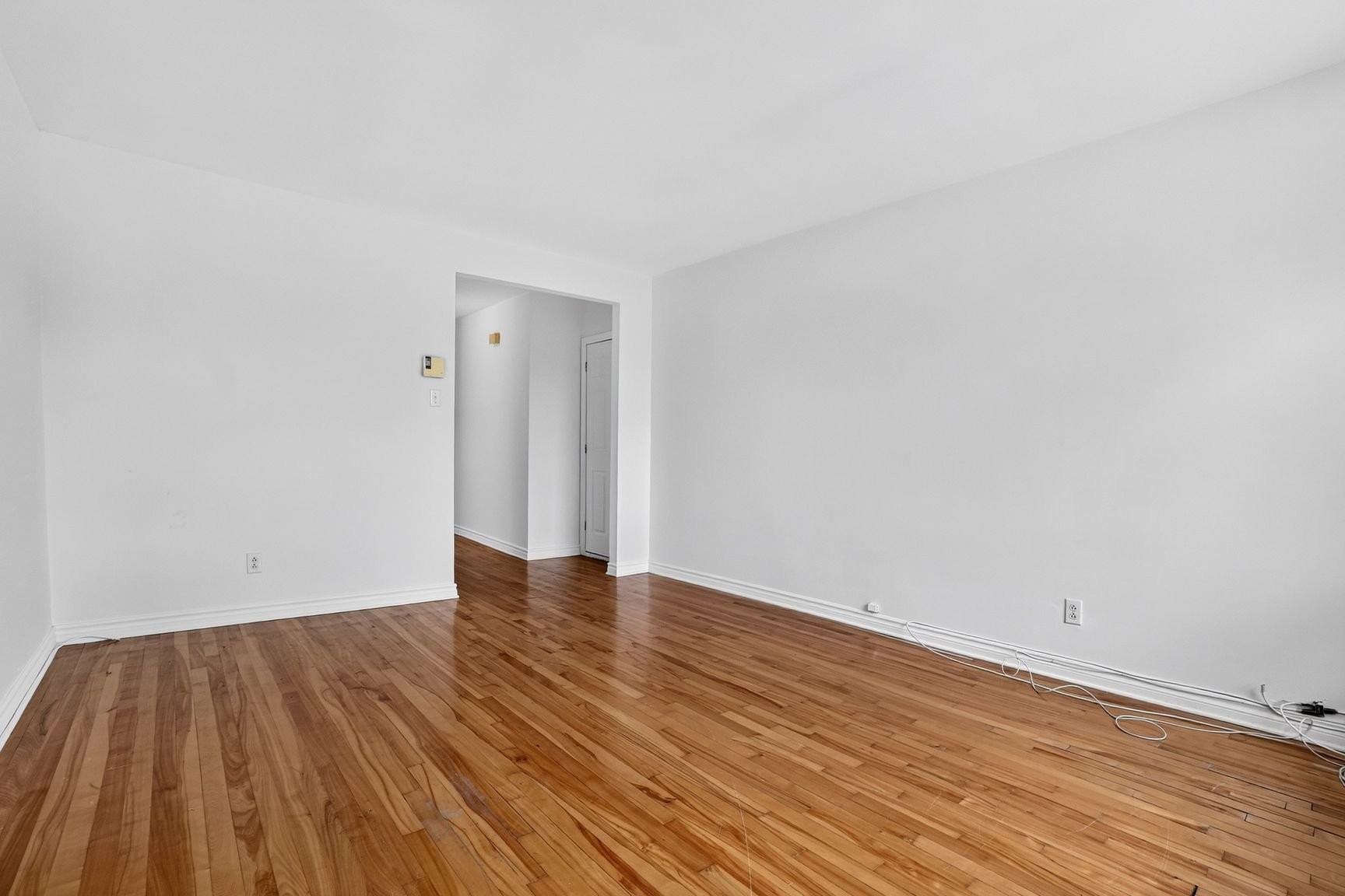 Living Room - 11809 Rue Alexandre-Lacoste, Montréal (Ahuntsic-Cartierville), QC - Indoor Photo Showing Other Room