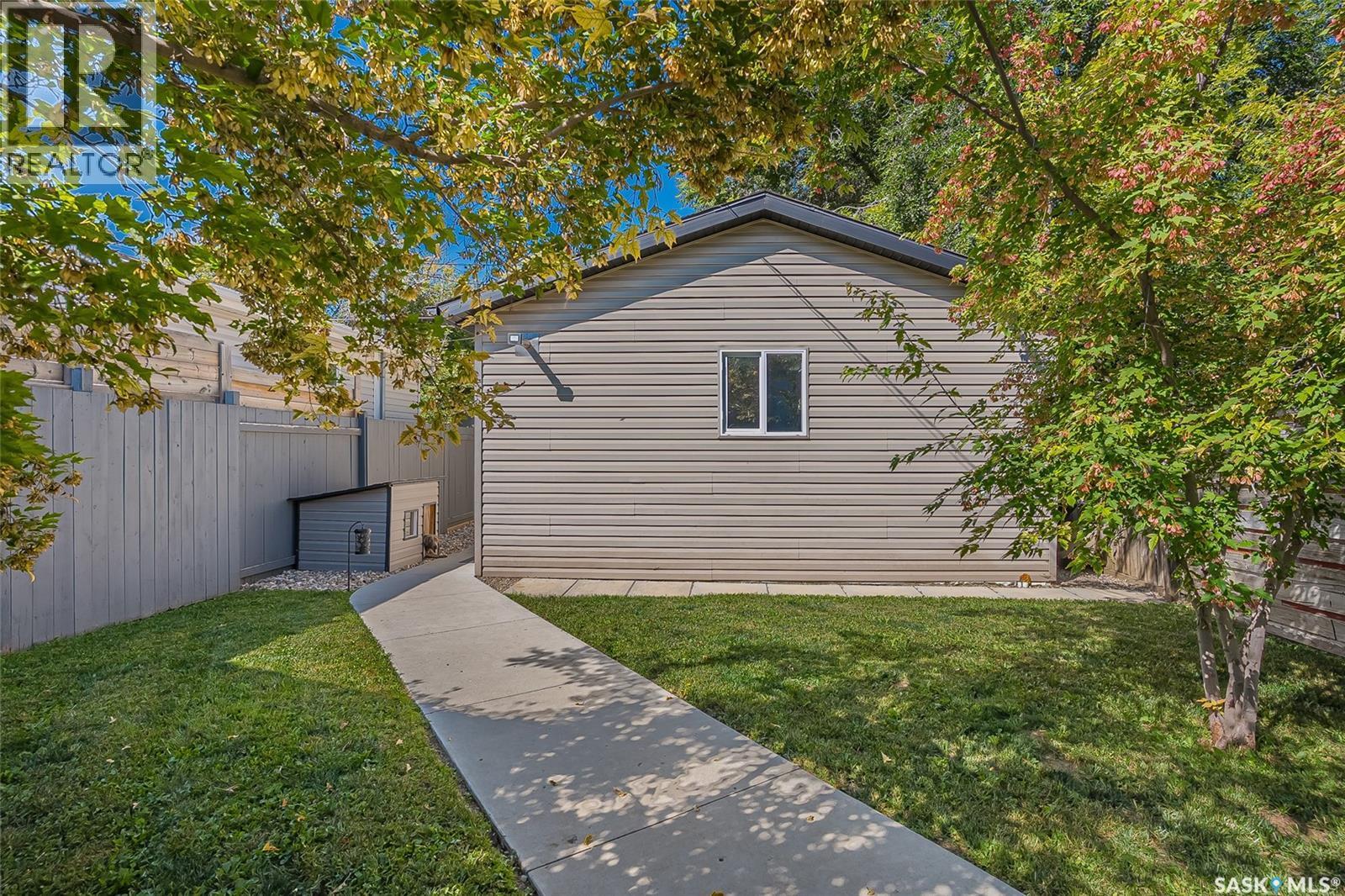 1410 Coy Avenue, Saskatoon, SK - Outdoor