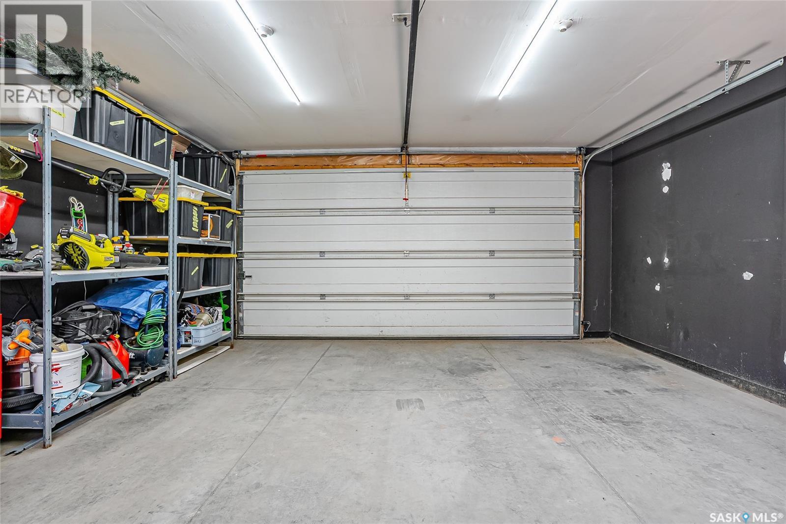 1410 Coy Avenue, Saskatoon, SK - Indoor Photo Showing Garage