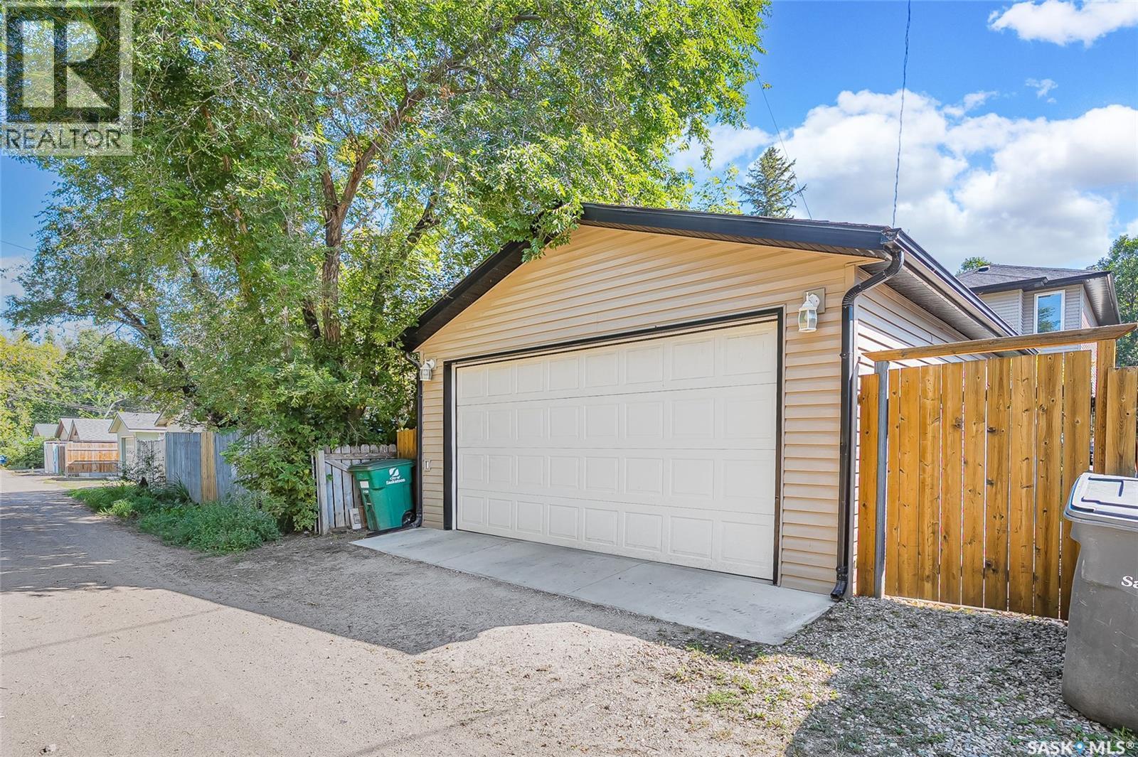 1410 Coy Avenue, Saskatoon, SK - Outdoor With Exterior