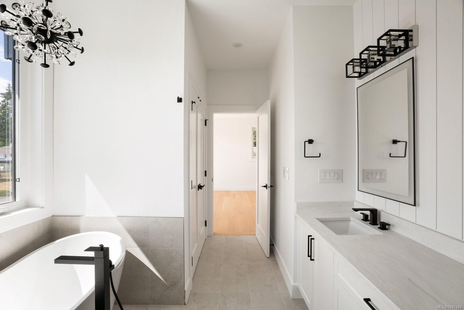 2292 Gail Pl, Sidney, BC - Indoor