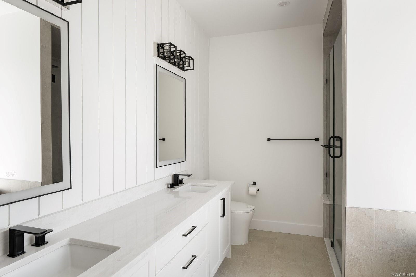 2292 Gail Pl, Sidney, BC - Indoor Photo Showing Bathroom