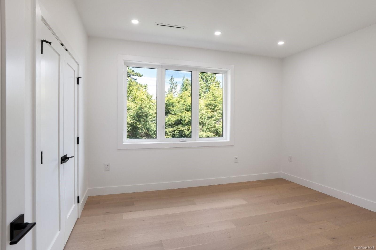 2292 Gail Pl, Sidney, BC - Indoor Photo Showing Other Room