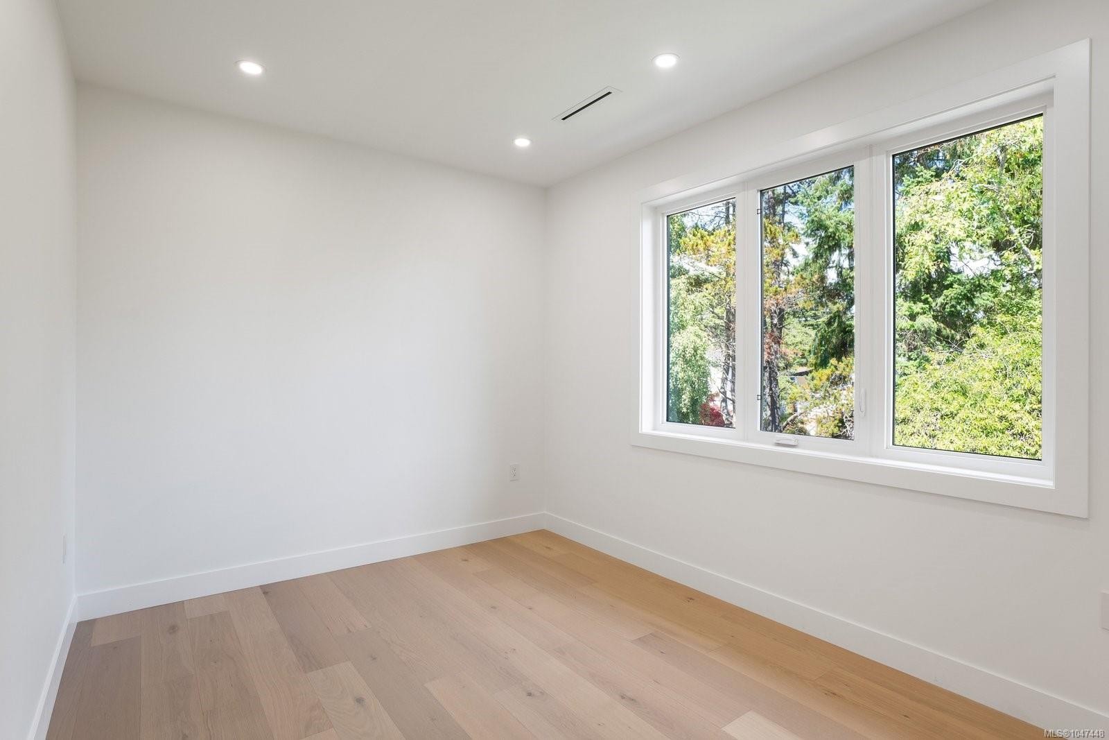 2292 Gail Pl, Sidney, BC - Indoor Photo Showing Other Room