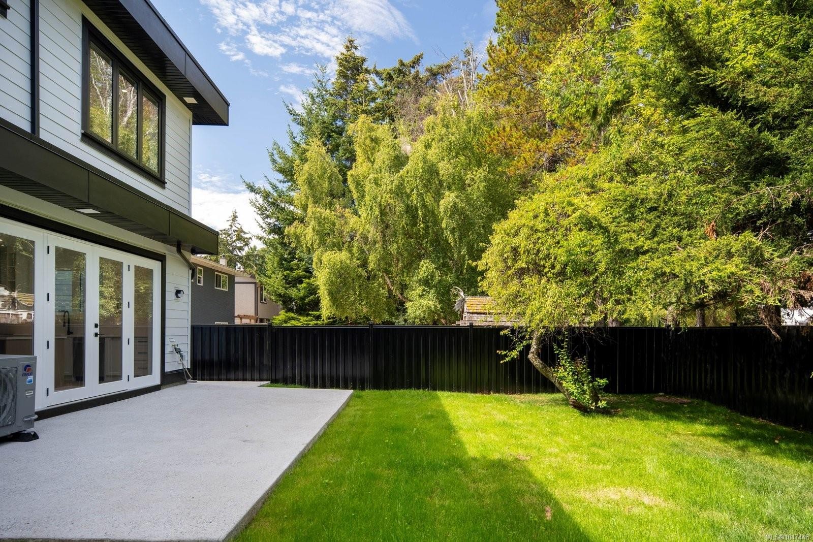 2292 Gail Pl, Sidney, BC - Outdoor With Deck Patio Veranda
