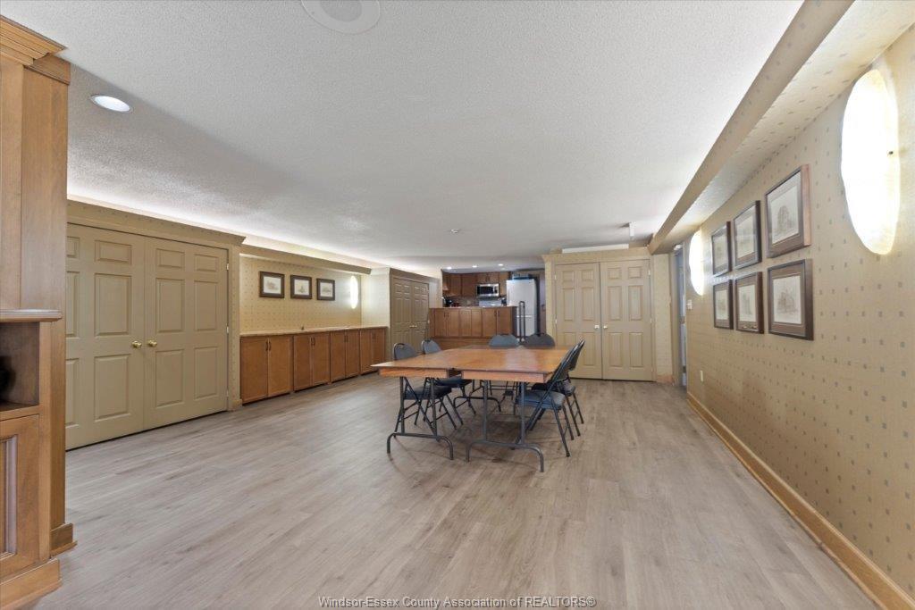906-75 Riverside Drive, Windsor, ON - Indoor Photo Showing Other Room