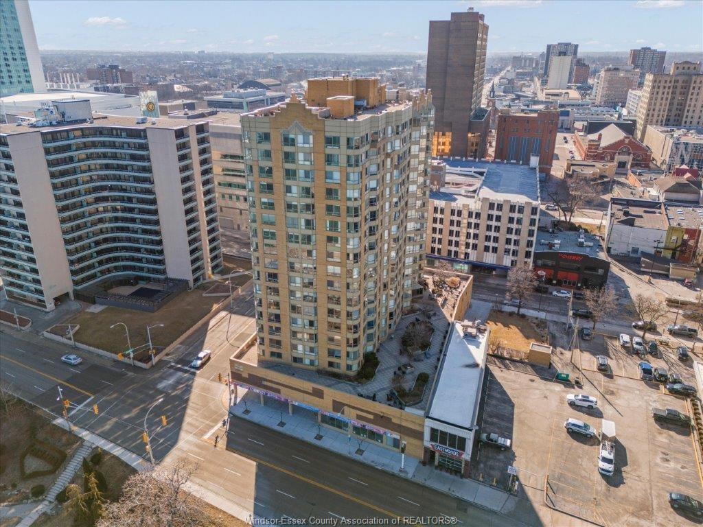 906-75 Riverside Drive, Windsor, ON - Outdoor With View