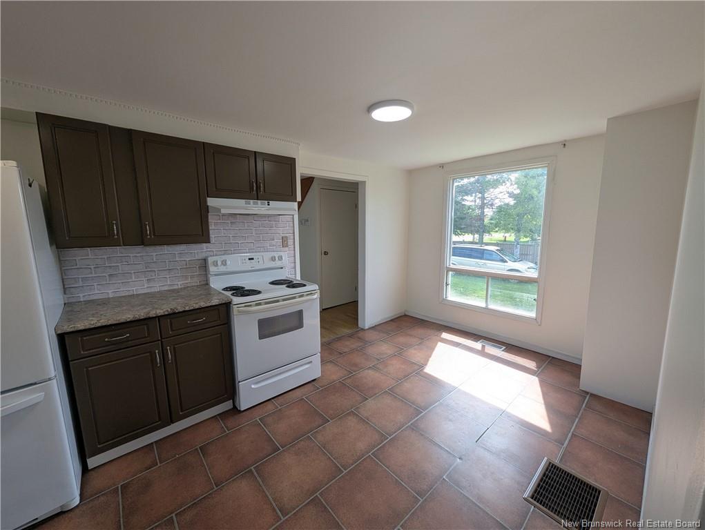 841 Helen, Bathurst, NB