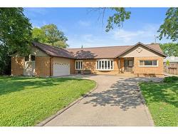 3740 OUELLETTE Windsor, ON N9E 3M7
