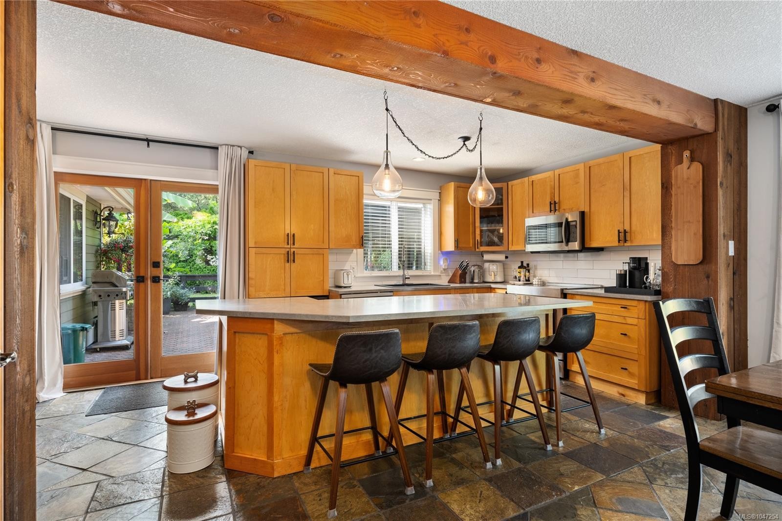 2071 Saras Way, Nanaimo, BC