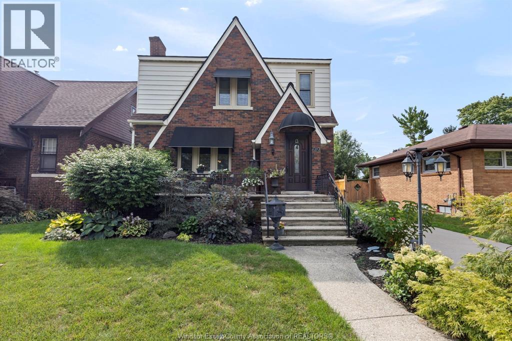 2079 Verdun, Windsor, ON - Outdoor