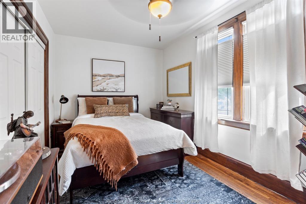2079 Verdun, Windsor, ON - Indoor Photo Showing Bedroom