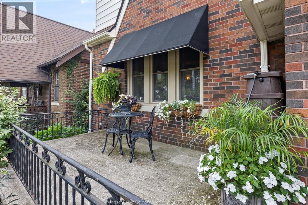 2079 Verdun, Windsor, ON - Outdoor With Deck Patio Veranda
