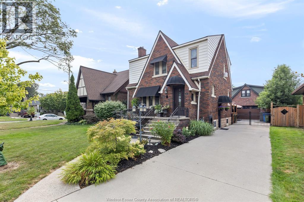 2079 Verdun, Windsor, ON - Outdoor With Facade