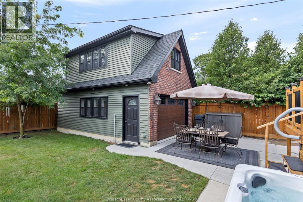 2079 Verdun, Windsor, ON - Outdoor With Deck Patio Veranda