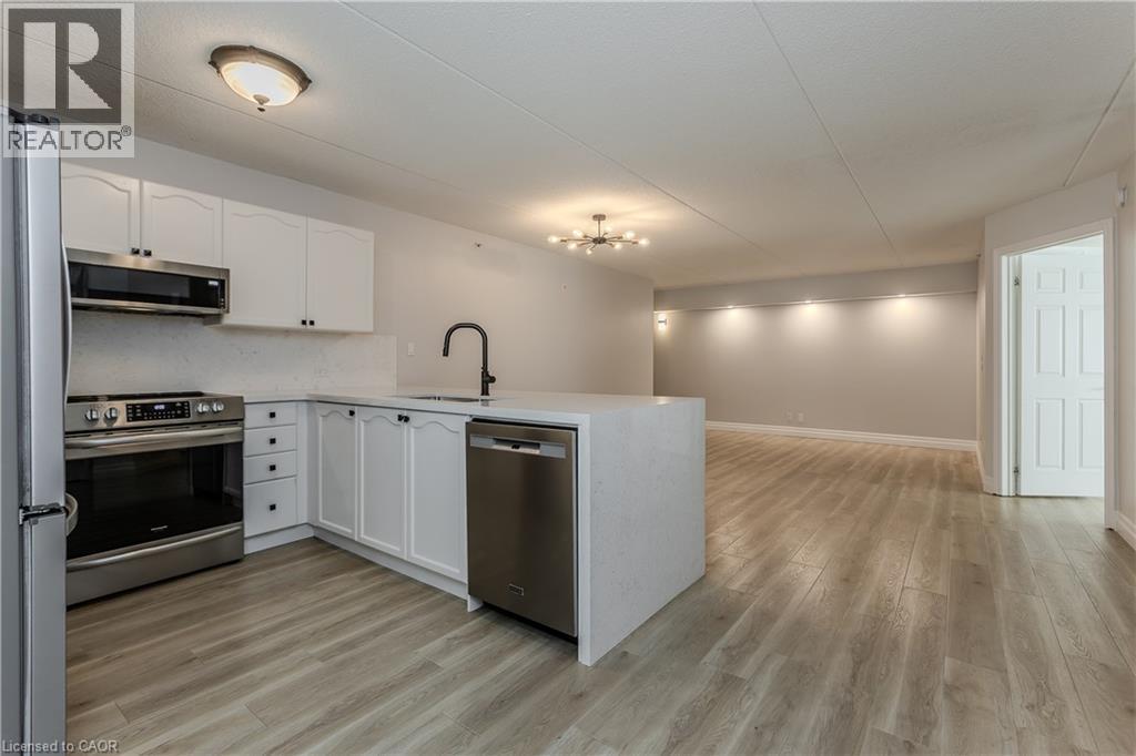 2035 Appleby Line Unit# 101, Burlington, ON - Indoor Photo Showing Kitchen