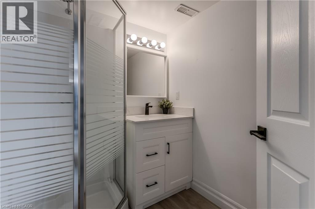 2035 Appleby Line Unit# 101, Burlington, ON - Indoor Photo Showing Bathroom