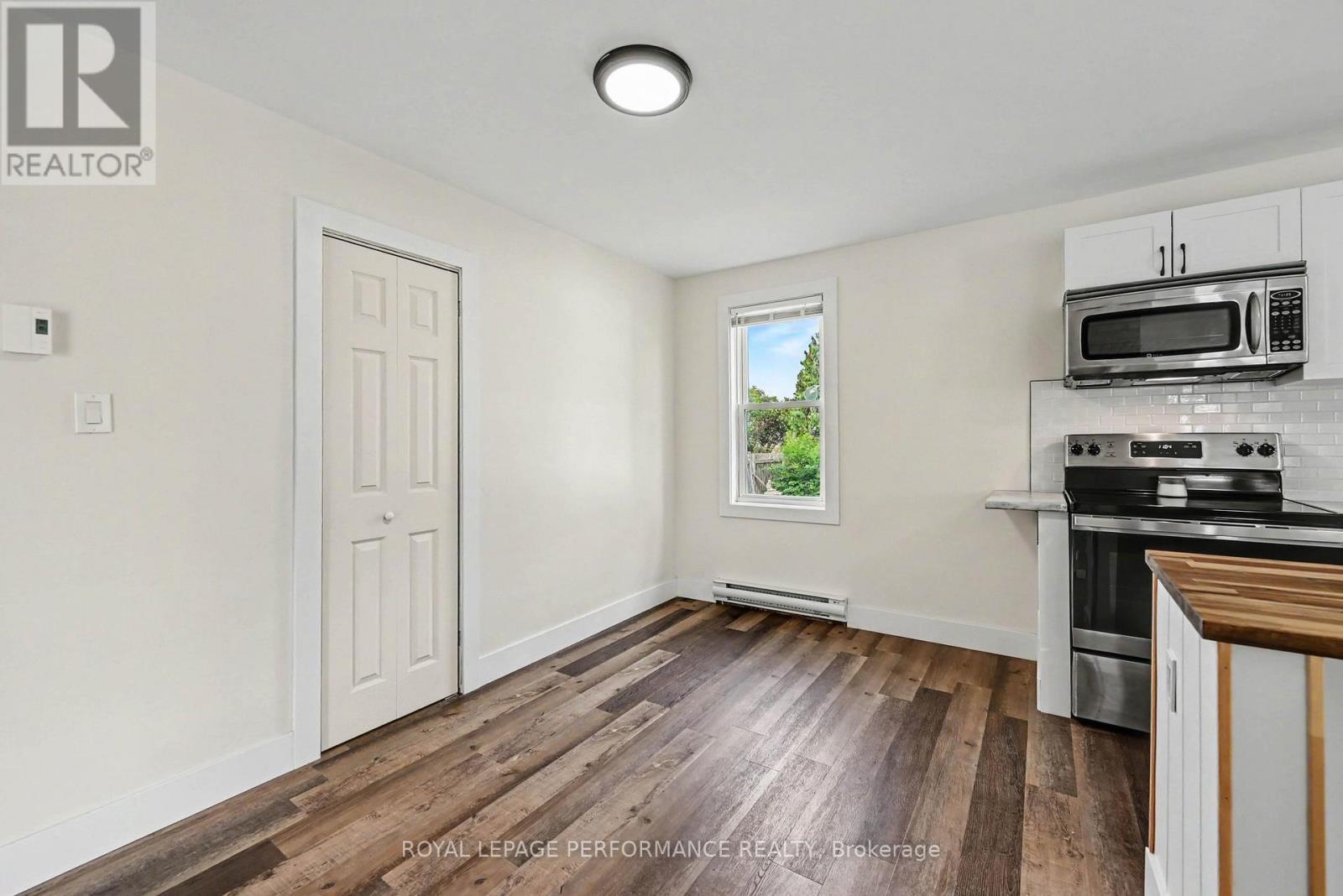 1008 Second Street E, Cornwall, ON - Indoor Photo Showing Kitchen