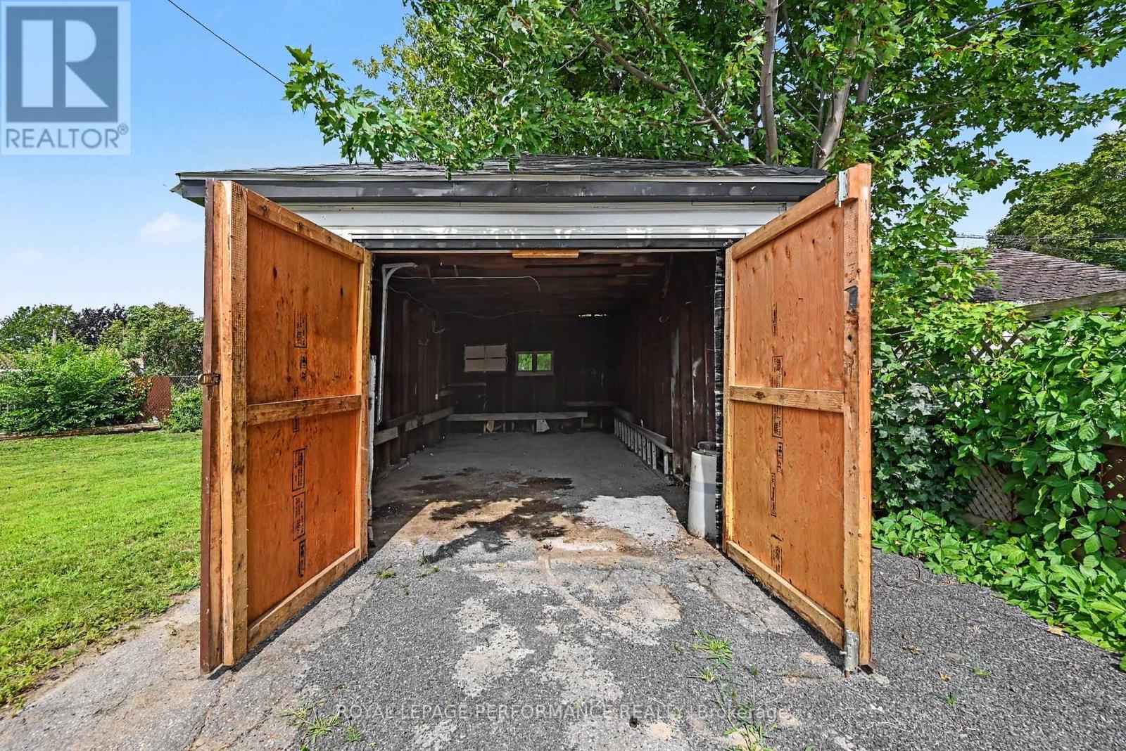 1008 Second Street E, Cornwall, ON - Outdoor