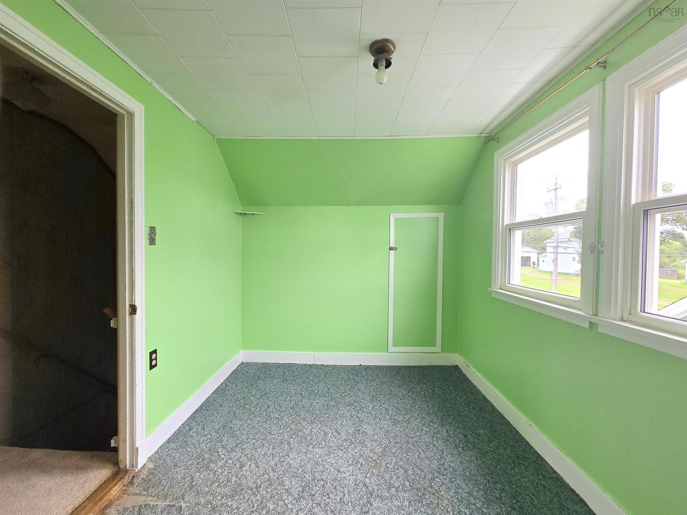 32 Poplar Street, Amherst, NS - Indoor Photo Showing Other Room