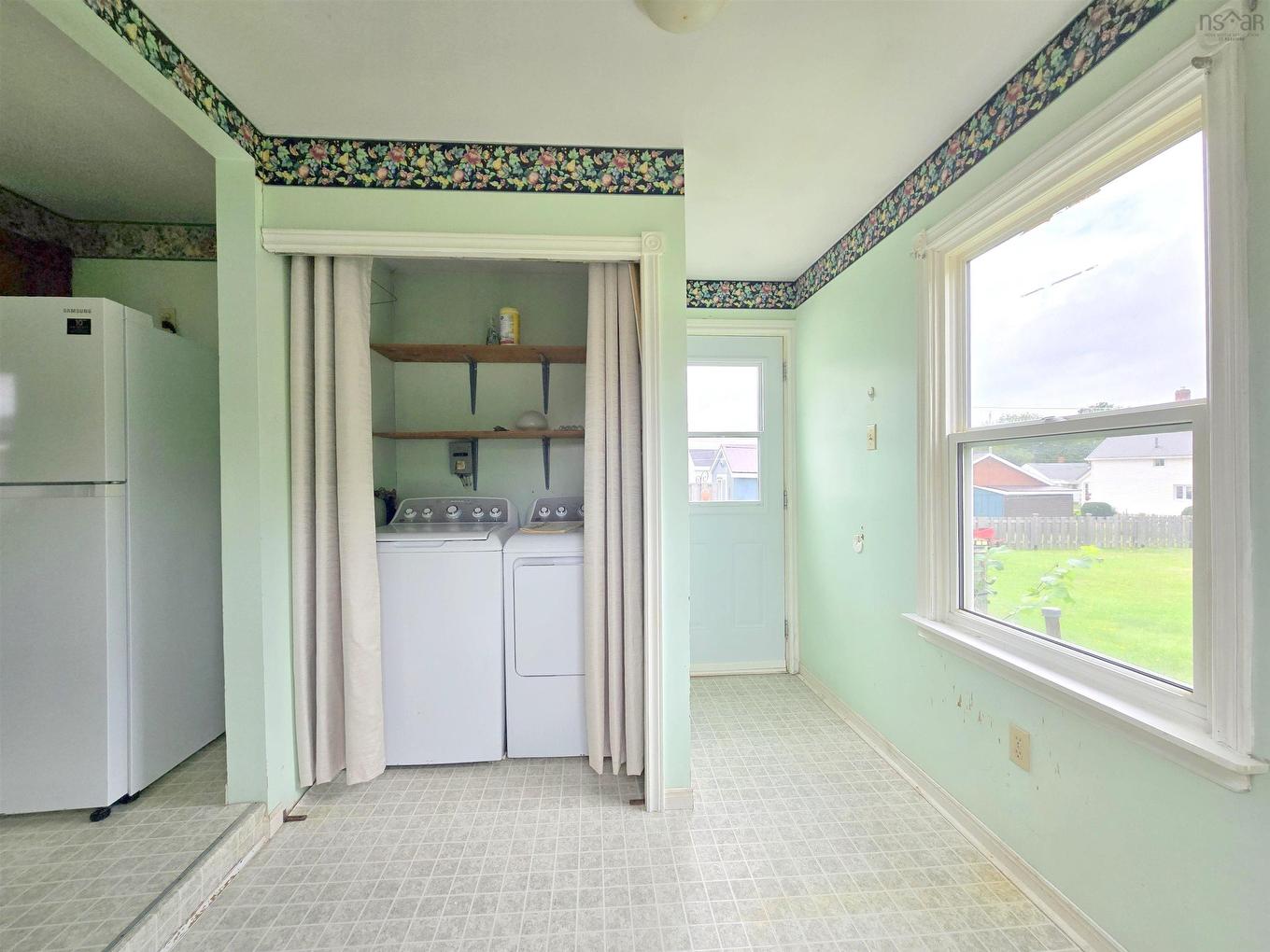 32 Poplar Street, Amherst, NS - Indoor