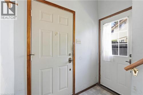 15 Duncairn Court, Hamilton, ON - Indoor Photo Showing Other Room