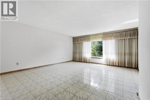 15 Duncairn Court, Hamilton, ON - Indoor Photo Showing Other Room