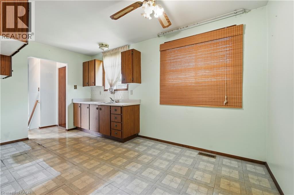 15 Duncairn Court, Hamilton, ON - Indoor