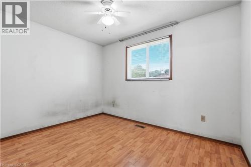 15 Duncairn Court, Hamilton, ON - Indoor Photo Showing Other Room