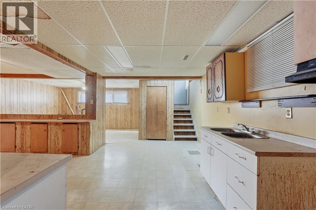 15 Duncairn Court, Hamilton, ON - Indoor