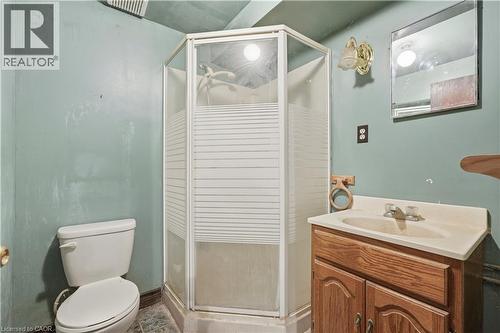 15 Duncairn Court, Hamilton, ON - Indoor Photo Showing Bathroom