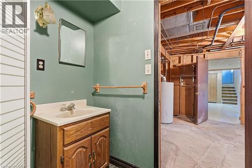 15 Duncairn Court, Hamilton, ON - Indoor
