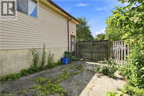15 Duncairn Court, Hamilton, ON - Outdoor