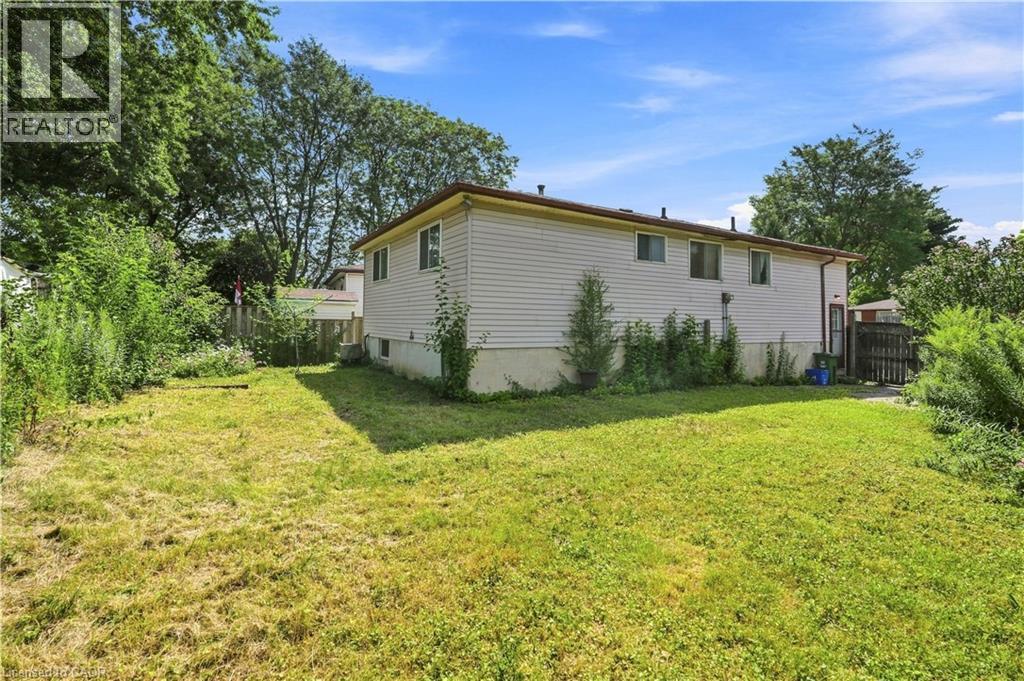 15 Duncairn Court, Hamilton, ON - Outdoor