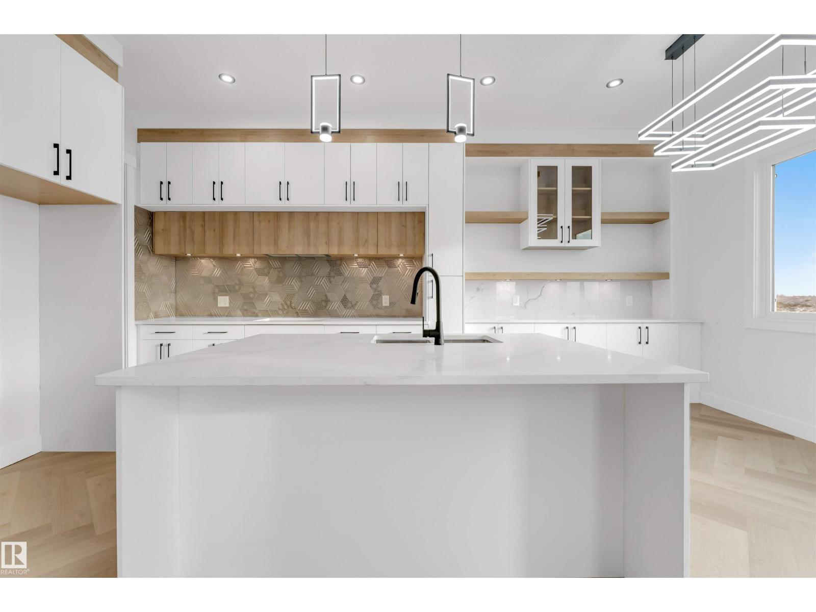 13136 187 Av Nw, Edmonton, AB - Indoor Photo Showing Kitchen With Upgraded Kitchen