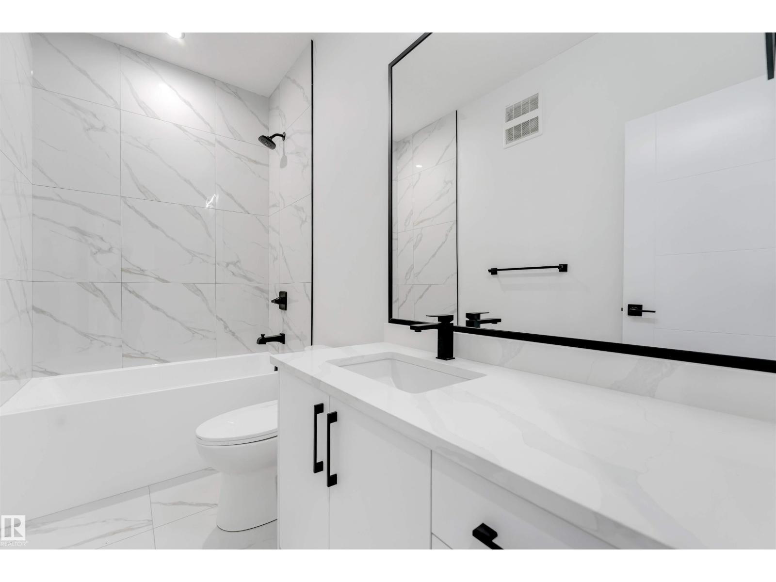 13136 187 Av Nw, Edmonton, AB - Indoor Photo Showing Bathroom