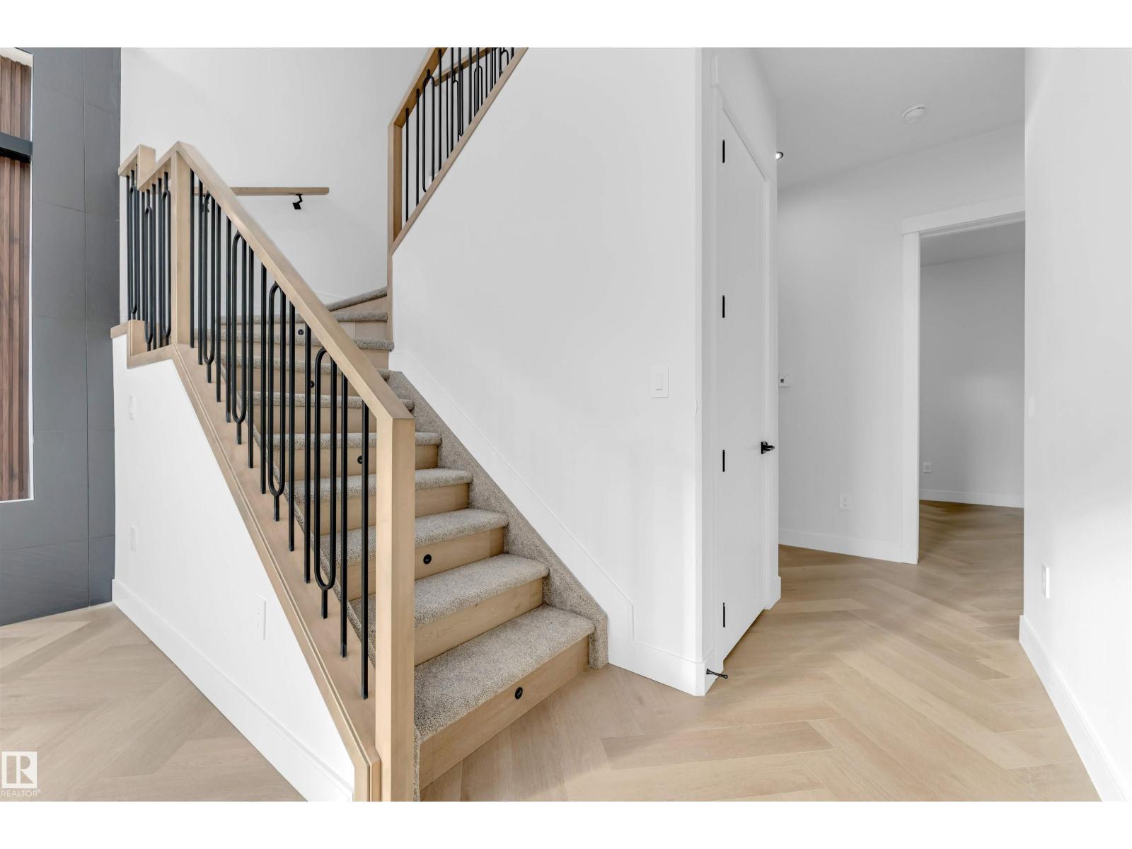 13136 187 Av Nw, Edmonton, AB - Indoor Photo Showing Other Room