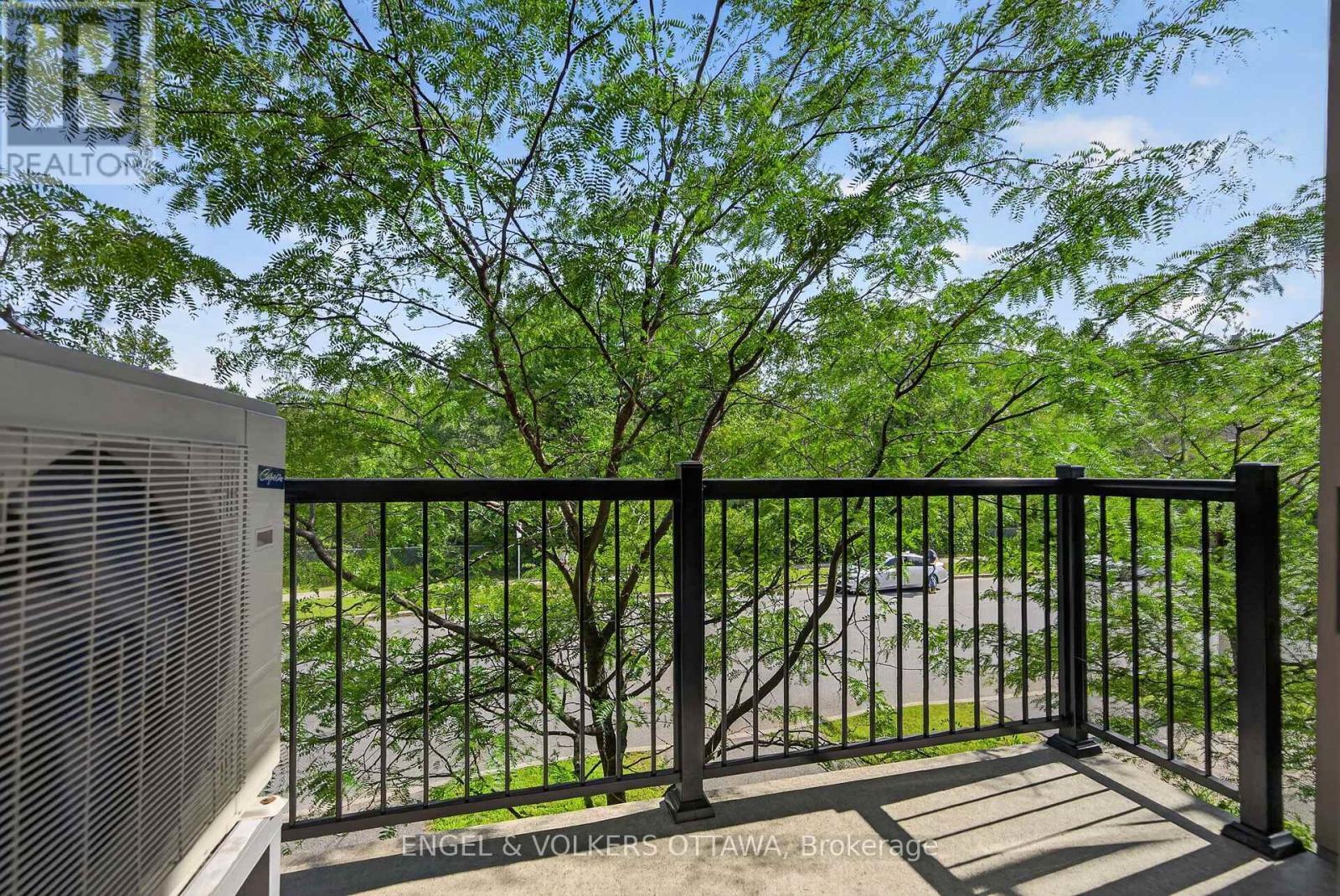 3652 Downpatrick Road, Ottawa, ON - Outdoor With Balcony