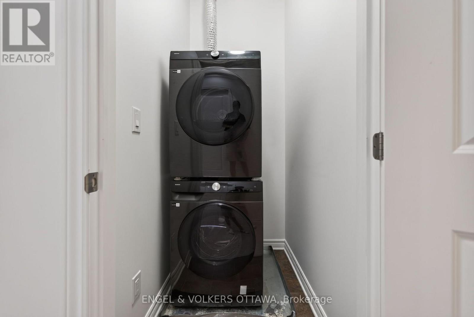 3652 Downpatrick Road, Ottawa, ON - Indoor Photo Showing Laundry Room