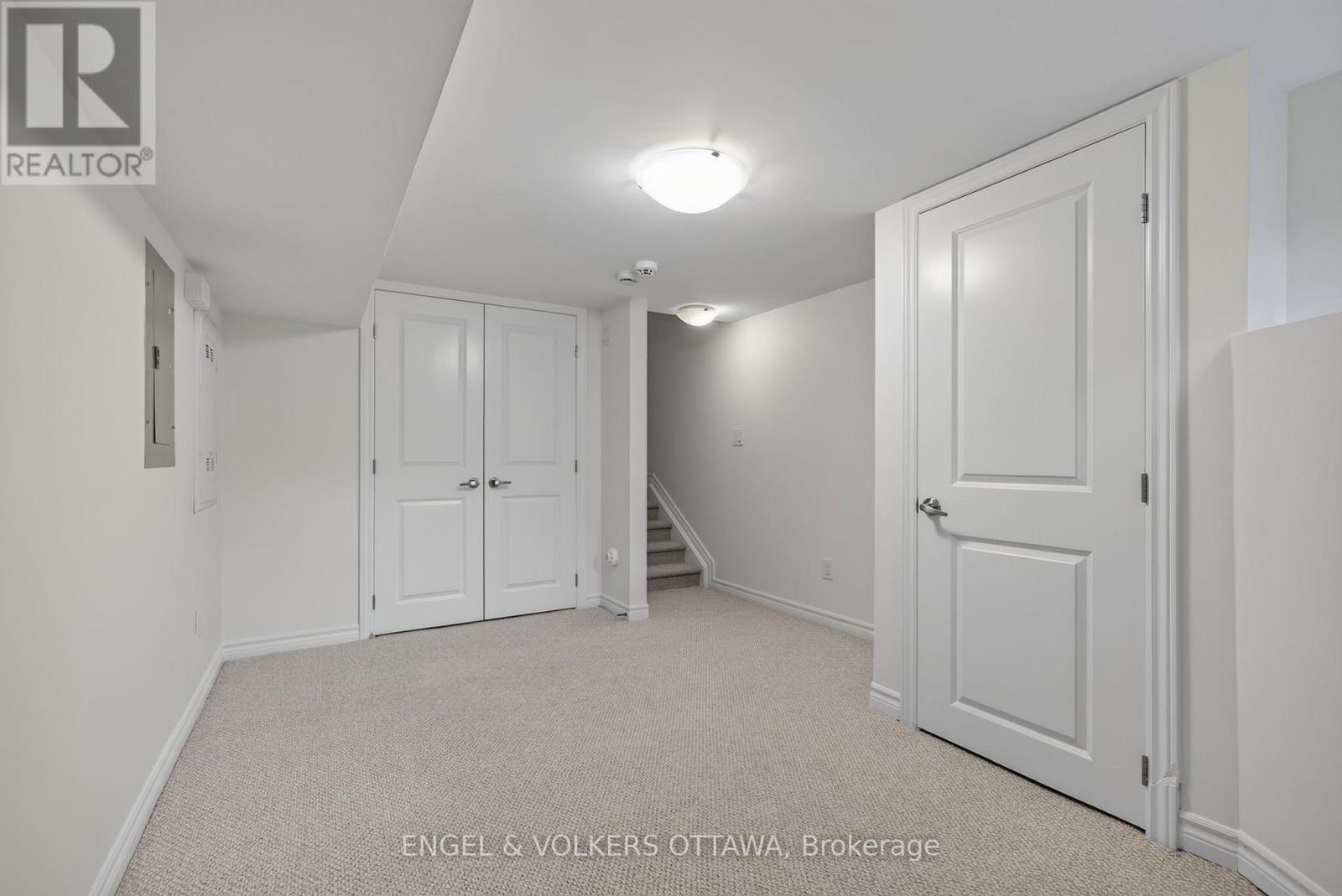 3652 Downpatrick Road, Ottawa, ON - Indoor Photo Showing Other Room