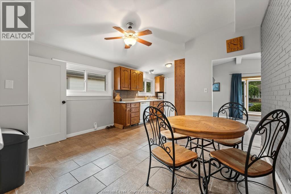 1714 Sun Valley Drive, Windsor, ON - Indoor Photo Showing Dining Room