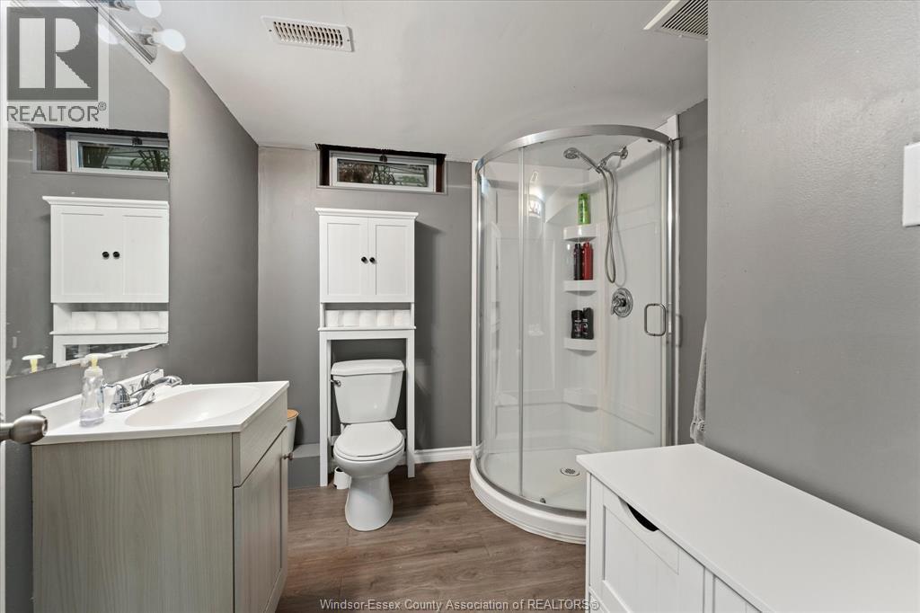 1714 Sun Valley Drive, Windsor, ON - Indoor Photo Showing Bathroom
