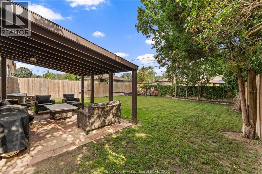 1714 Sun Valley Drive, Windsor, ON - Outdoor