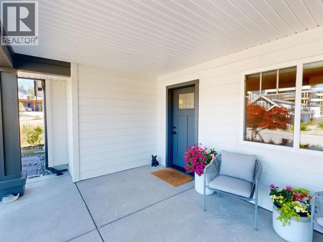 7117 Edgehill Crescent, Powell River, BC - Outdoor With Deck Patio Veranda With Exterior