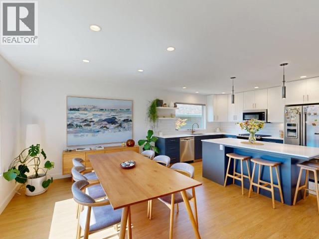 7117 Edgehill Crescent, Powell River, BC - Indoor Photo Showing Dining Room