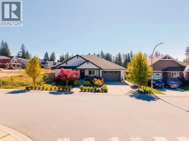 7117 Edgehill Crescent, Powell River, BC - Outdoor With Facade