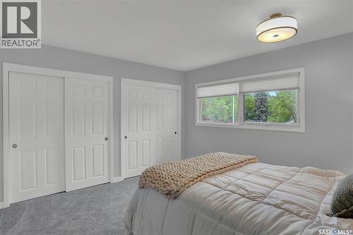 209 Douglas Avenue E, Regina, SK - Indoor Photo Showing Bedroom