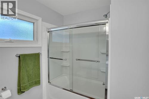 209 Douglas Avenue E, Regina, SK - Indoor Photo Showing Bathroom