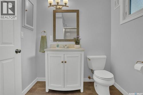 209 Douglas Avenue E, Regina, SK - Indoor Photo Showing Bathroom
